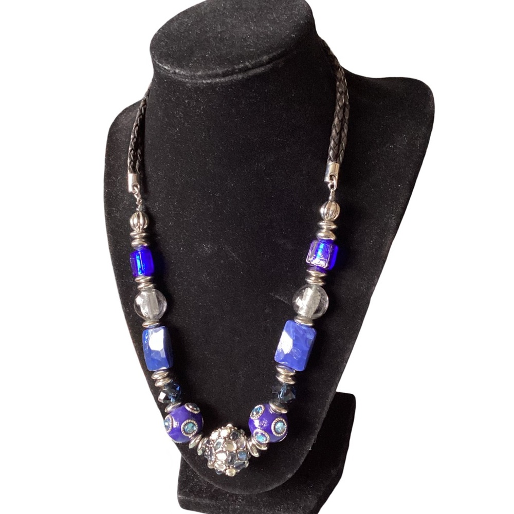 🦌 New Chico's Blue and Silver Beaded Necklace - Picture 2 of 5